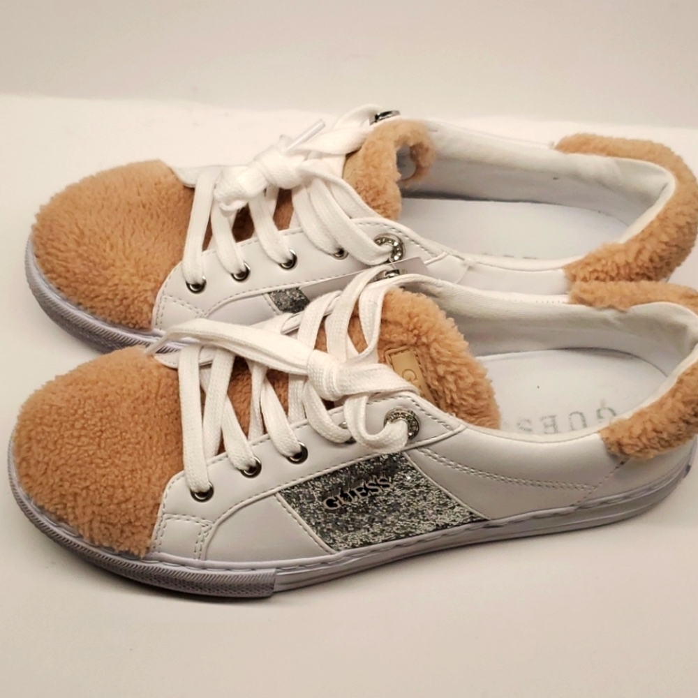 Guess Women’s Loven 3 sneakers